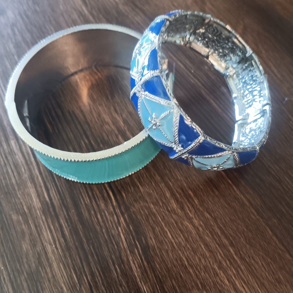 Elegant Blue and Silver Women's Bracelet Set